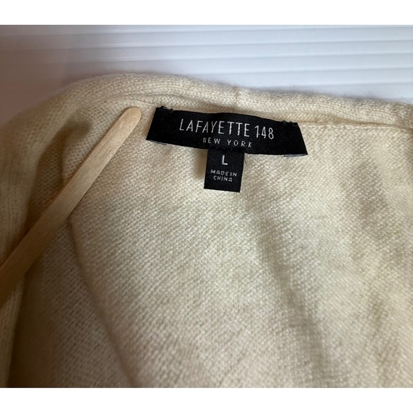 Lafayette 148 New York Striped V-Neck Knit Sweater Size L stain spots - Picture 4 of 9
